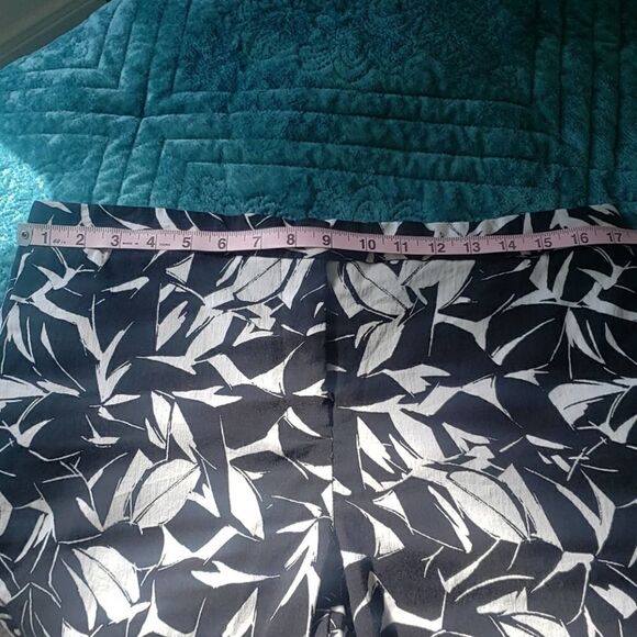 MARIO SERRANI Women's Short Black and White With Pockets Size 12 - Picture 4 of 12